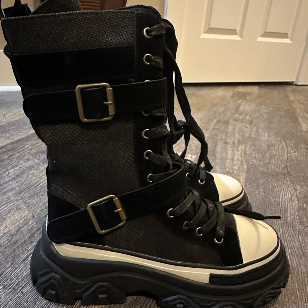 Basso platform boots NIB